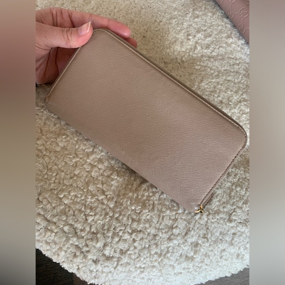 Prada wallet - Picture 3 of 8